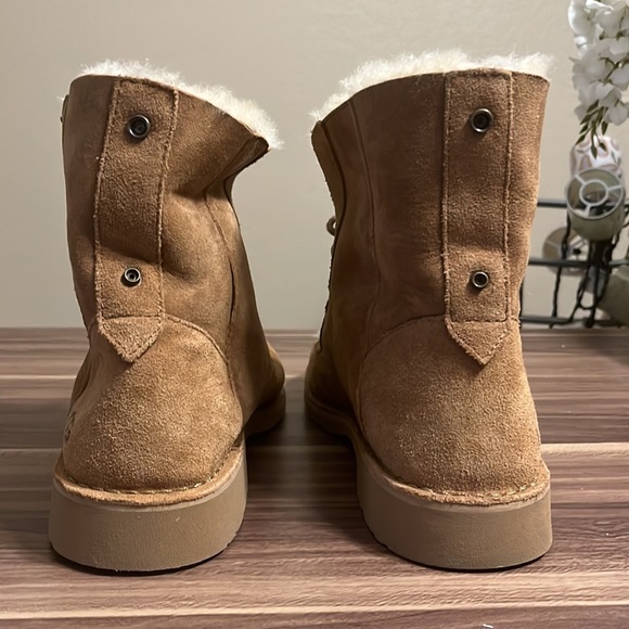 UGG QUINCY SUEDE LACE UP SHEEPSKIN LINED BOOTS - Picture 8 of 12